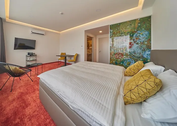 Hertz Hotel